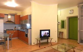 2-room Studio Apartment on Sobornyi Avenue 174-а, by GrandHome